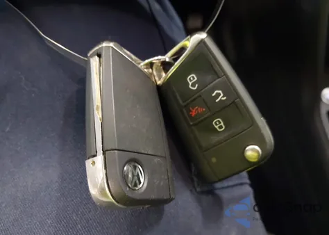 2020 Volkswagen Tiguan 2.0T Se/2.0T Se R-Line Black/2.0T Sel z USA, uszkodzony, nr VIN 3VV3B7AX5LM031985